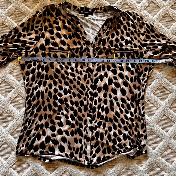 INC International Concepts Ombré Cheetah Zip Pocket Long Sleeve Top Women’s - Picture 6 of 14